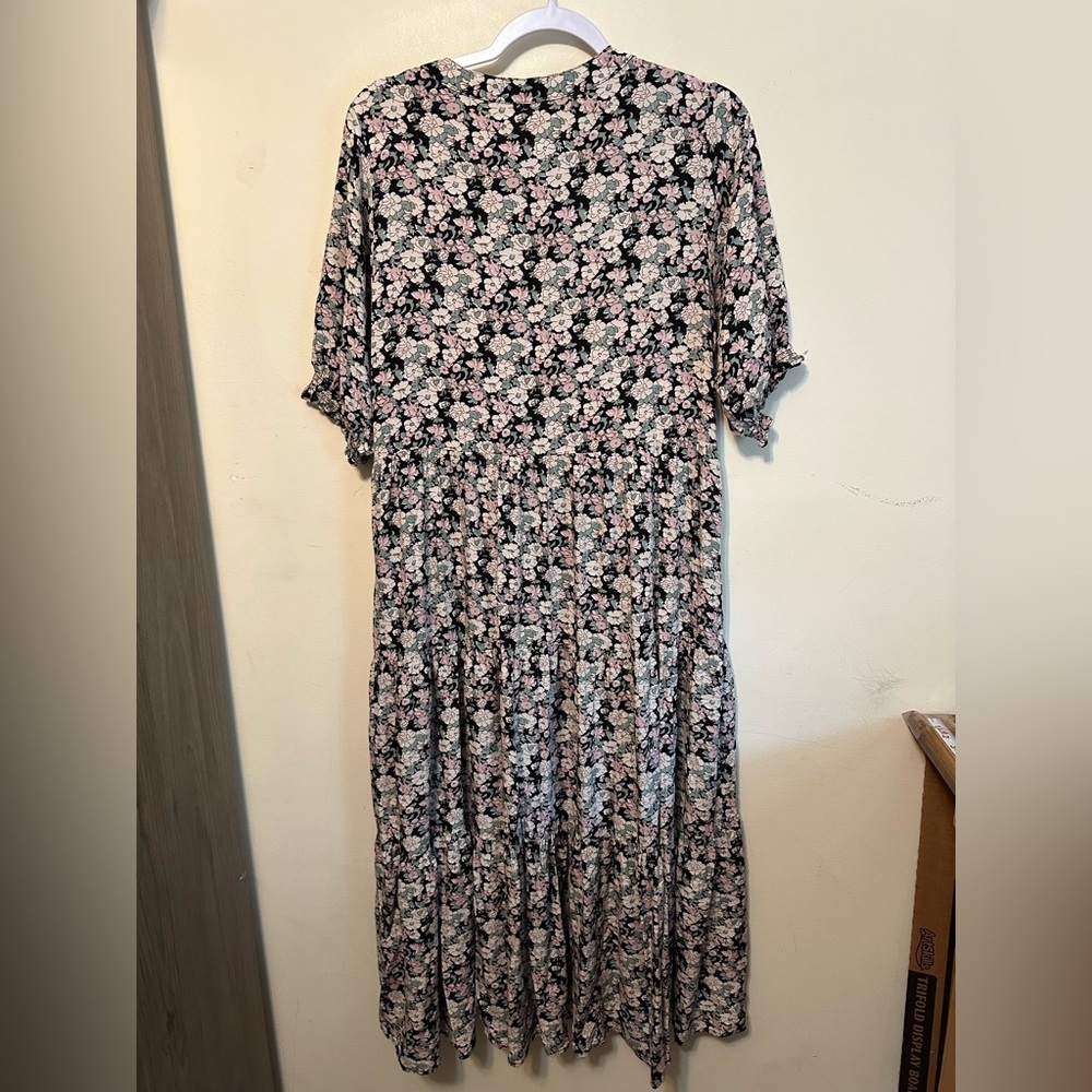 Natural Life Maxi Dress Tiered Size Medium Black and Pink Floral Boho‎ Hippie - Picture 3 of 3